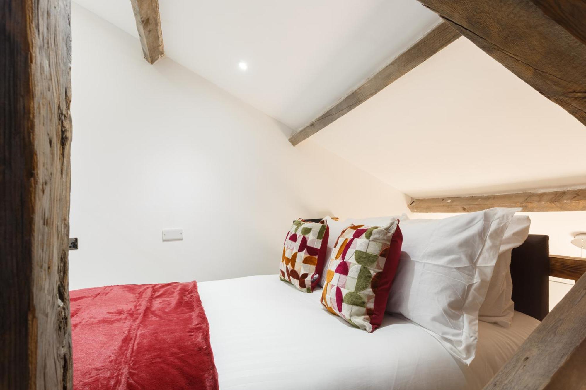 Bradford Luxury * Bradford (West Yorkshire)
